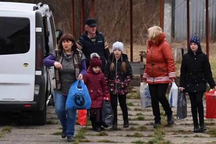 Un total de 86 argentinos lograron salir de Ucrania