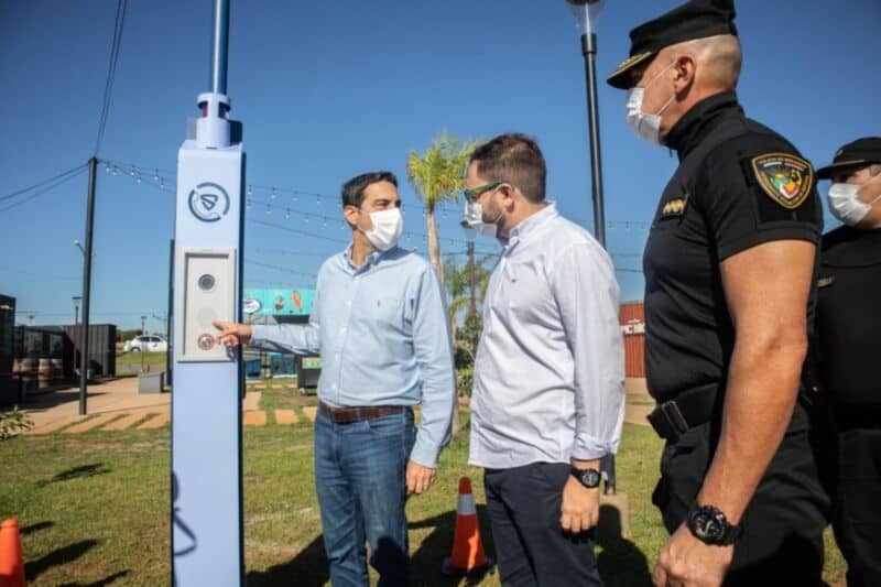 Comenzaron a funcionar dos nuevos tótems de seguridad en playa Costa Sur de Posadas