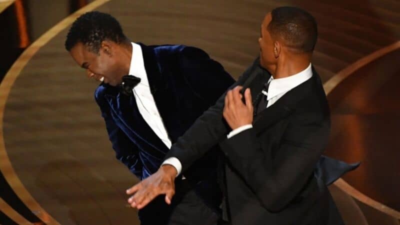 Will Smith pidió disculpas a Chris Rock tras agredirlo en la ceremonia de los Oscar