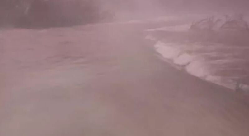 Cerraron el puente sobre el arroyo Yabotí por el aumento del caudal de agua