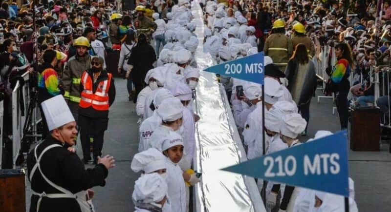 Bariloche batió otro récord con el chocolate mas largo del mundo