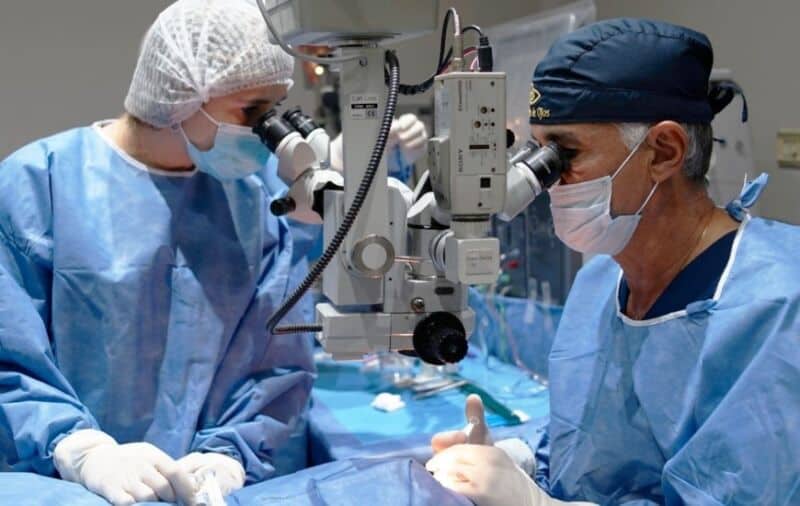 Cirugía refractiva, el procedimiento quirurjico oftalmológico al servicio de la población misionera 3 6 - Cirugia 1 - 5