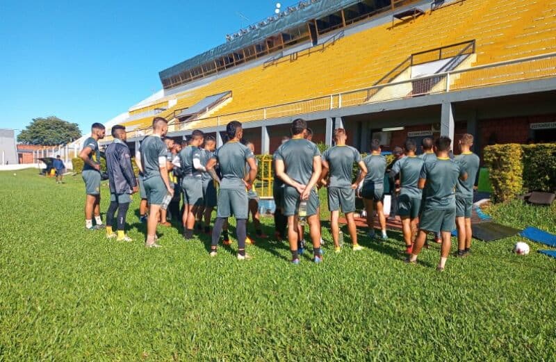 Salinas confirmó los convocados de Crucero para enfrentar este sábado a Sportivo Belgrano por el Federal A