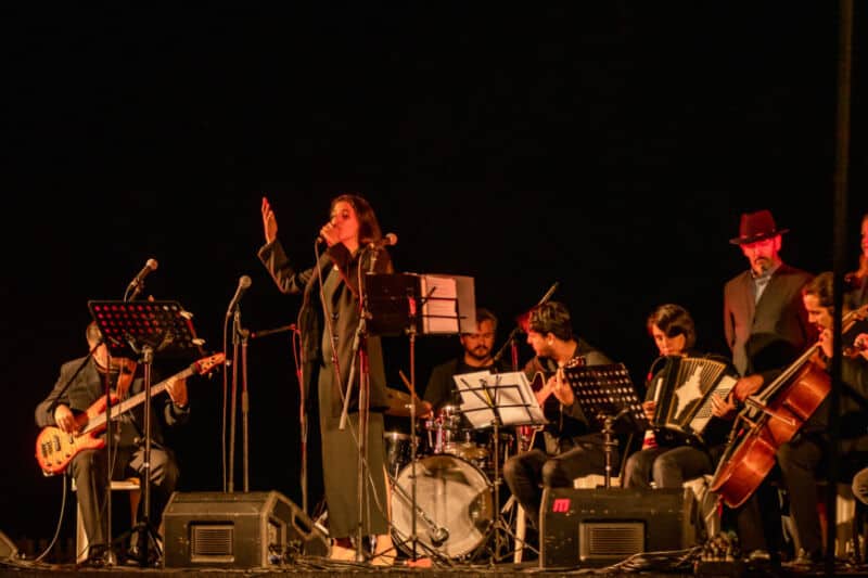La plaza central de San Ignacio Mini volvió a vibrar este Jueves Santo 1 2 - Ensamble Nuestras Raices - 1