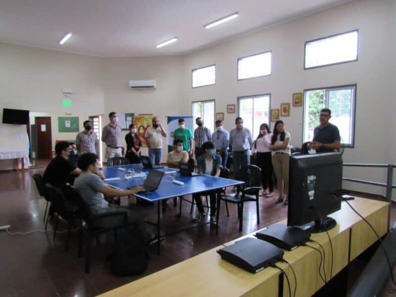 Capacitan a jóvenes en programación web en Posadas