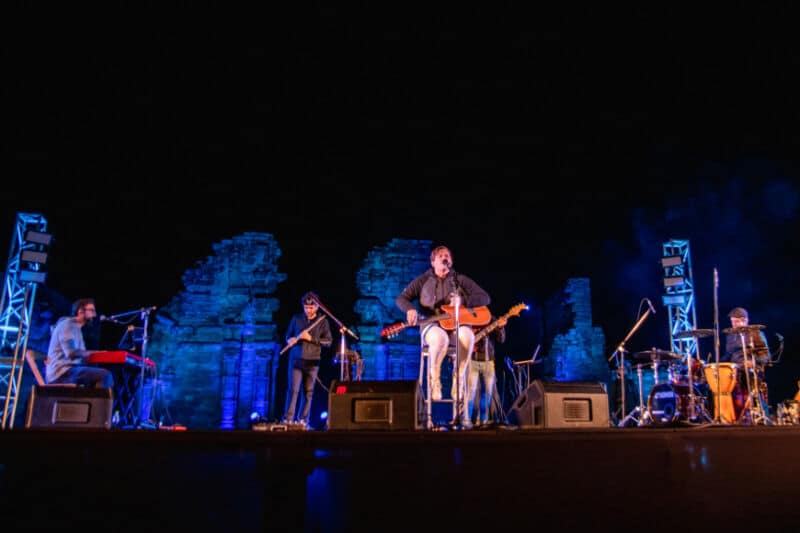 La plaza central de San Ignacio Mini volvió a vibrar este Jueves Santo 3 6 - Nahuel Pennisi 1 - 5