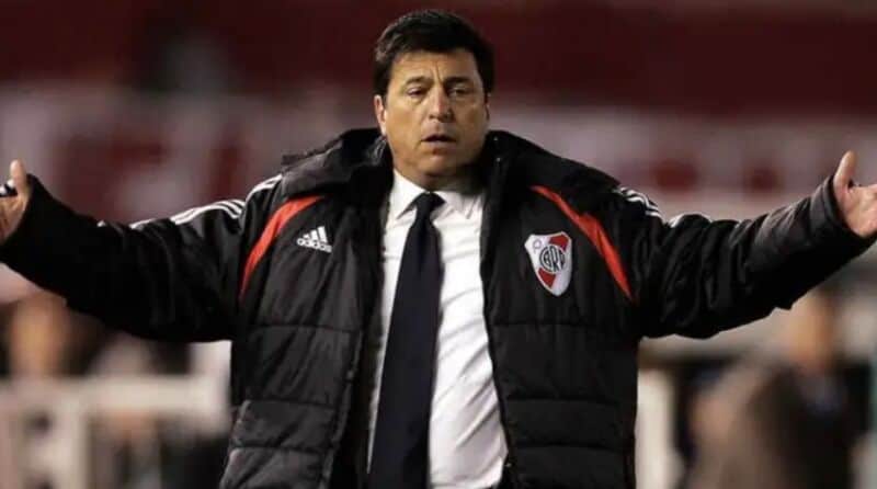 Passarella se postuló para dirigir a la Selección de Bolivia