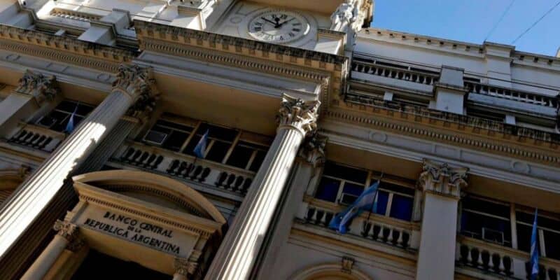 El Gobierno analiza una nueva suba de tasas para los plazos fijos