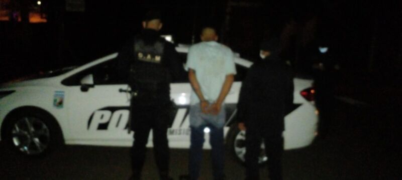 Intensa persecución en Posadas terminó con un detenido, armas y un vehículo secuestrados