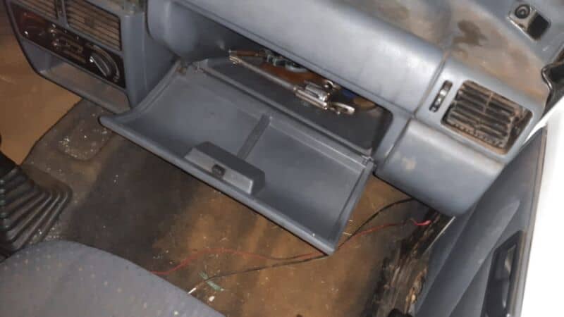 Intensa persecución en Posadas terminó con un detenido, armas y un vehículo secuestrados 1 2 - Vehiculo 2 - 1