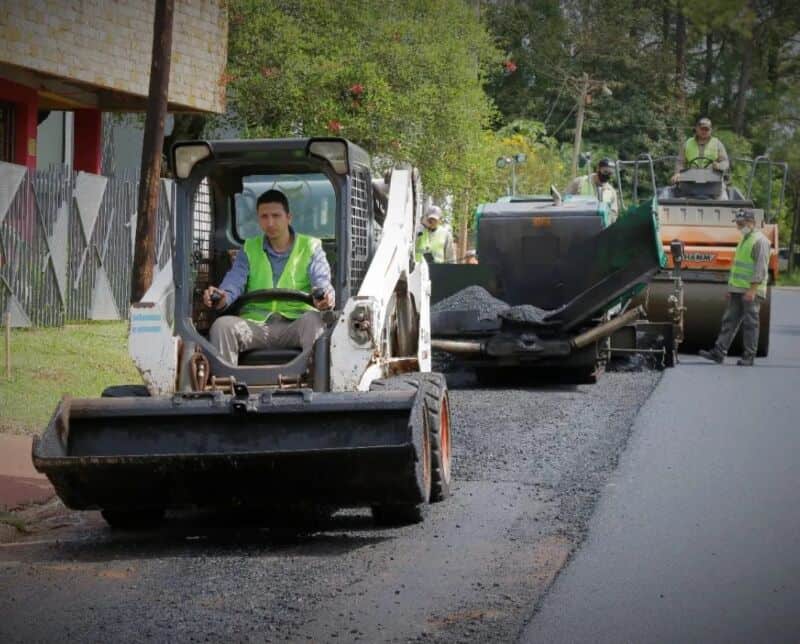 Operarios de Vialidad Provincial ejecutan trabajos de bacheo y repavimentación en calles de Santo Pipó 2 4 - Vialidad Provincial 2 - 3