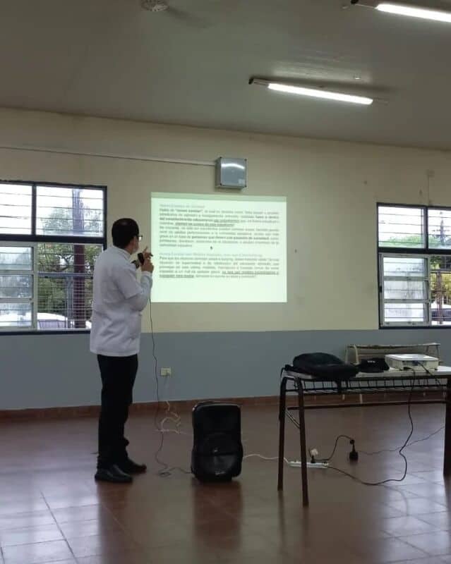 Realizaron charla sobre bullying, cyberbullying y grooming en San Ignacio
