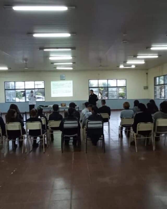 Realizaron charla sobre bullying, cyberbullying y grooming en San Ignacio