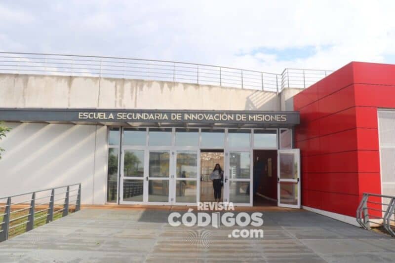 Escuela Secundaria de Innovación: presentaron programa para potenciar el nivel académico de estudiantes misioneros 1 2 - WhatsApp Image 2022 04 21 at 11.03.52 AM - 1
