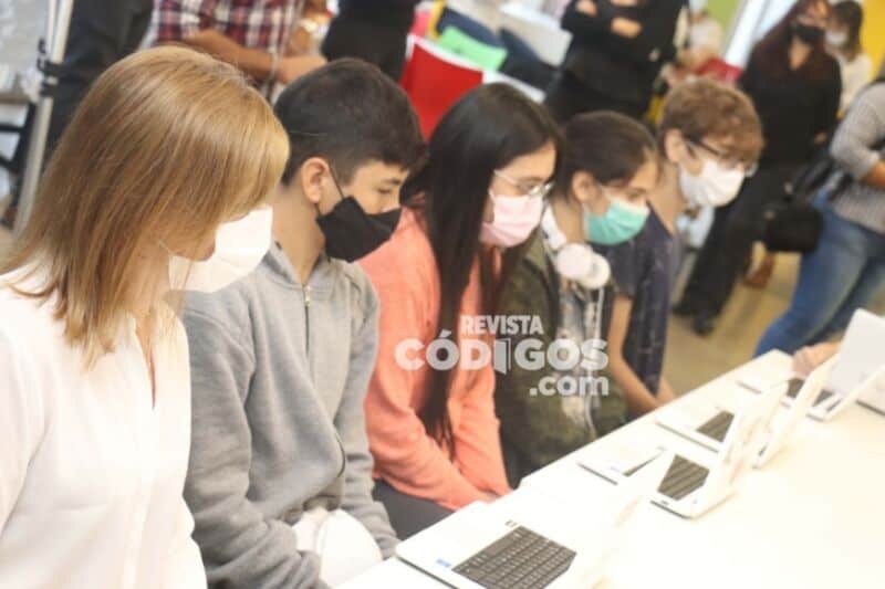Escuela Secundaria de Innovación: presentaron programa para potenciar el nivel académico de estudiantes misioneros 6 12 - WhatsApp Image 2022 04 21 at 11.03.54 AM 2 - 11