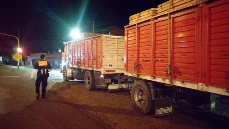 Capioví: camionero alcoholizado terminó detenido tras chocar en un control policial