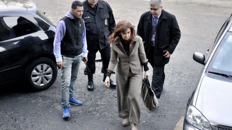 Sobreseyeron a Cristina Kirchner en la causa por importación de Gas Nacional Licuado