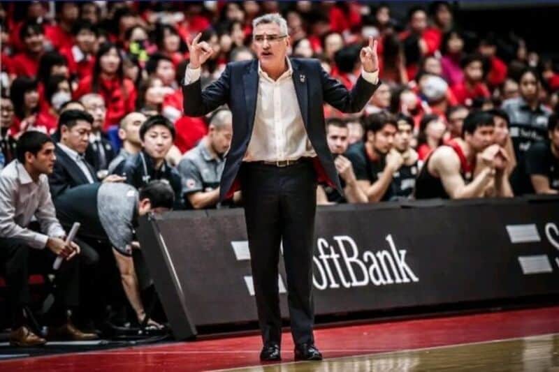 Julio Lamas anunció su retiro como entrenador profesional de básquet