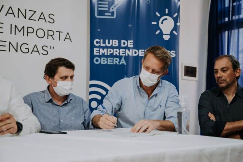 Herrera anunció la cobertura sanitaria integral para productores yerbateros de la provincia 5 10 - obra social 5 - 9