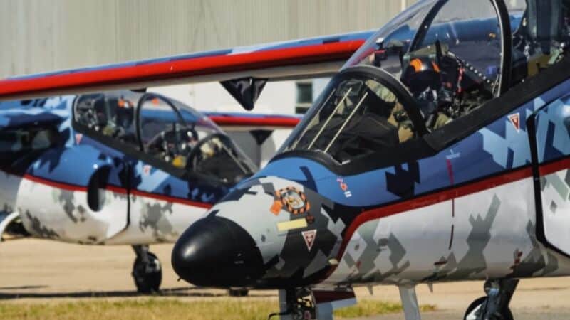 El "Pampa III" suscita el interés de las Fuerzas Aéreas de la región 1 2 - pampa 32 - 1