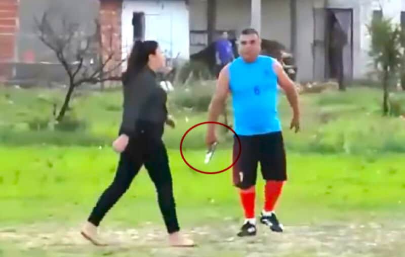En Corrientes un policía perdió un partido de fútbol, sacó su arma y disparó al equipo contrario