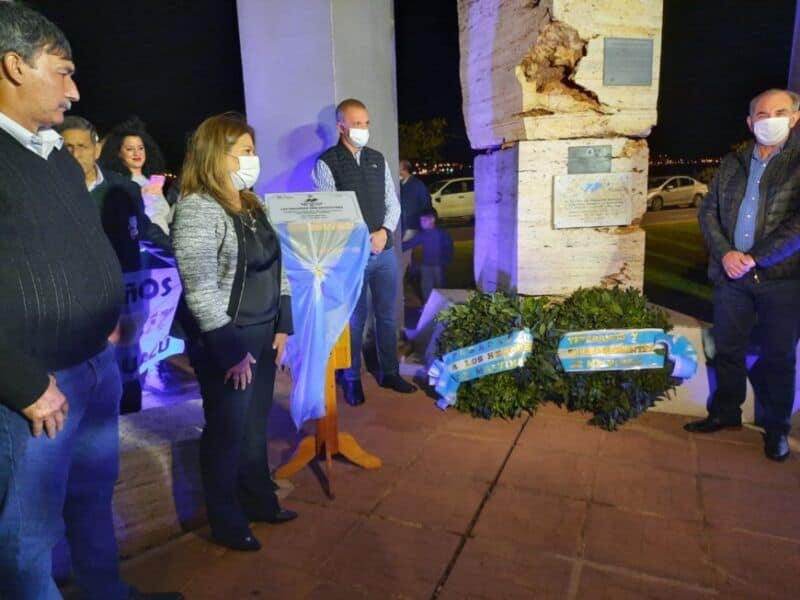 Stelatto: "Tenemos que homenajear todos los días a los héroes de Malvinas" 4 8 - posadas malvinas 1 - 7