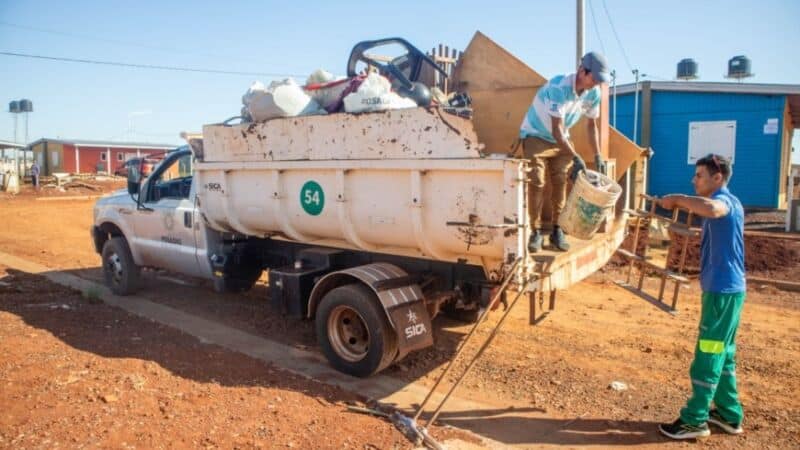 Empezaron el proceso de relocalización de 54 familias del asentamiento “Tacuaritas” 4 8 - relocalizados 5 - 7