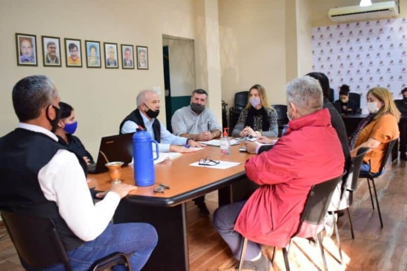 Avanza la mesa de diálogo por la regularización dominial de El Piedral en Posadas 1 2 - reunion defensoria 2 - 1