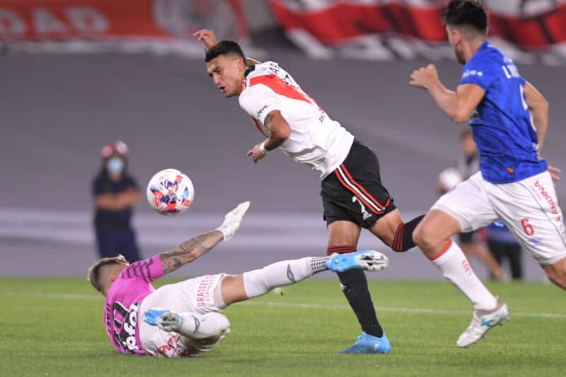 River derrotó a Argentinos y quedó como escolta de Racing