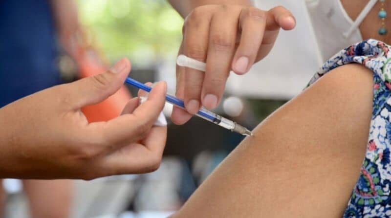 Vacunación antigripal: avanza la tercera etapa con adultos mayores