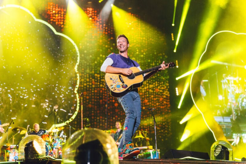 Coldplay agregó una octava función en River y se acerca al récord de Roger Waters