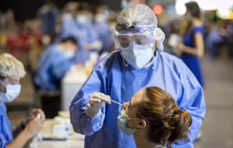 Subieron más de un 50% los contagios de Covid-19 en la última semana y crece la preocupación en Argentina