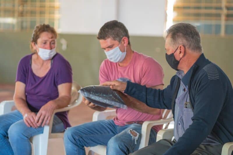 Entregaron insumos para fortalecer los sistemas de riego a productores hortícolas de Garupá 3 6 - IFAI 4 - 5