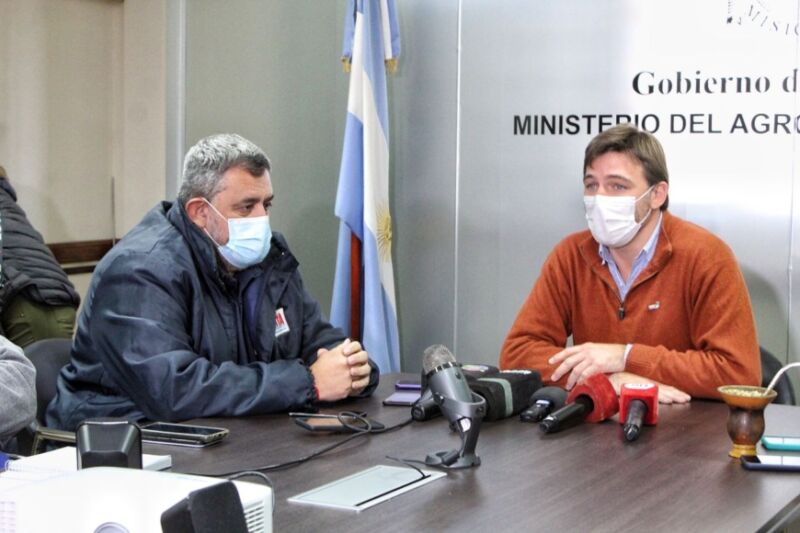 Unos 100 establecimientos productos de Misiones se capacitan en Sanidad Animal 2 4 - PASANTIAS 5 - 3