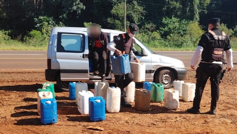 Incautaron más de 20 bidones de combustibles en un control vial en Puerto Rico