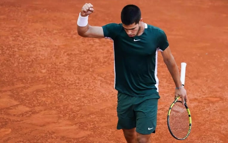 Tenis: Alcaraz destronó a Zverev y se consagró ganador del Masters 1000 de Madrid