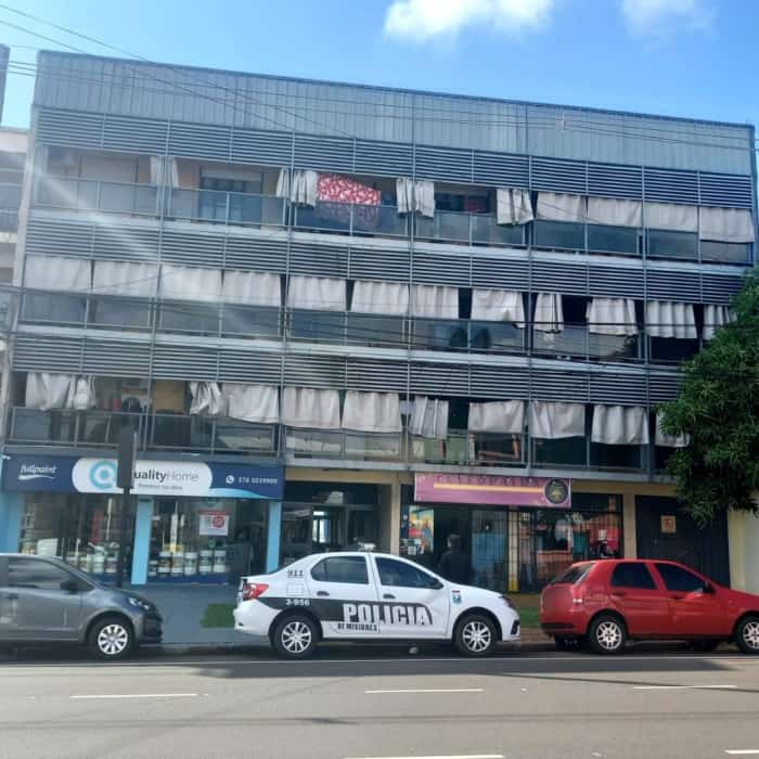 Posadas: investigan la muerte de un hombre que habría caído de un tercer piso