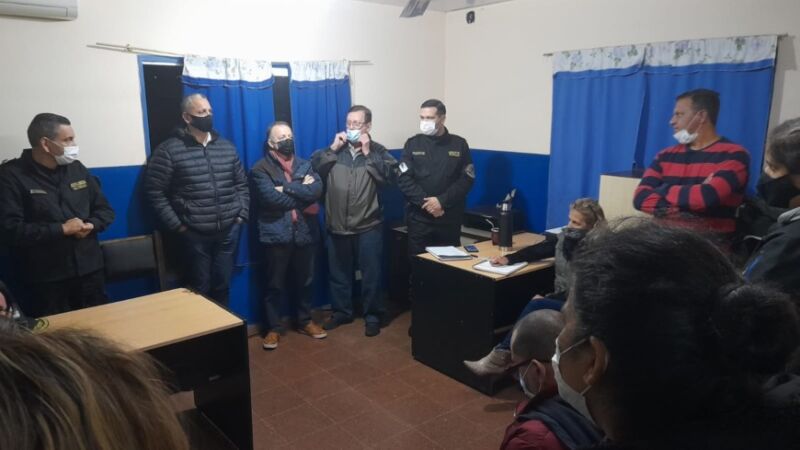 Vecinos de distintos barrios posadeños pidieron intervención del Defensor del Pueblo por problemas de inseguridad 1 2 - WhatsApp Image 2022 05 14 at 8.37.00 PM - 1