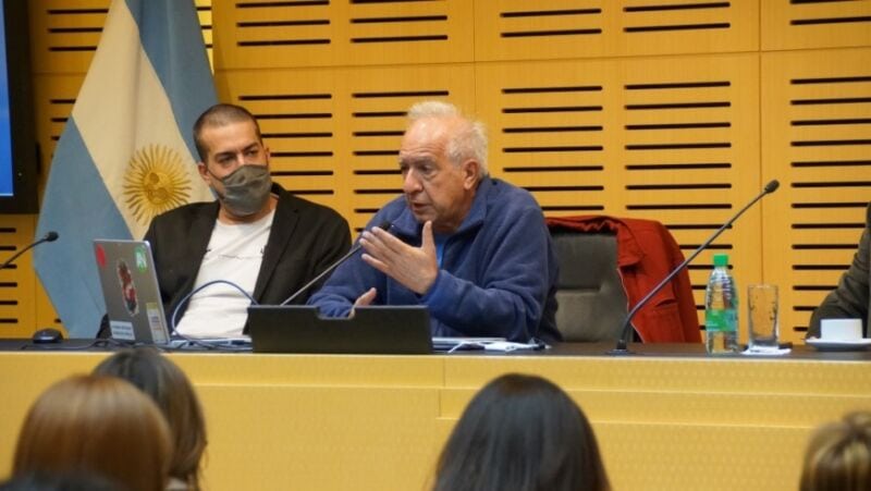 El filósofo Alejandro Piscitelli brindó una charla en la Legislatura misionera 2 4 - charla 5 - 3