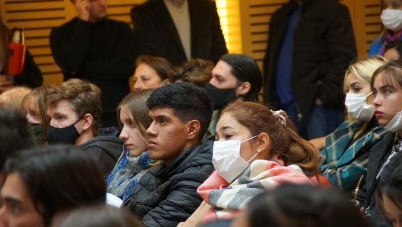 El filósofo Alejandro Piscitelli brindó una charla en la Legislatura misionera 9 18 - charla 8 - 17