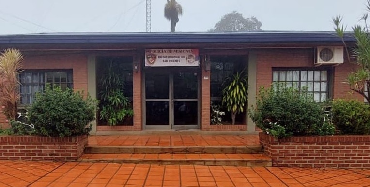 Un preso se desvaneció y falleció en una división policial de San Vicente