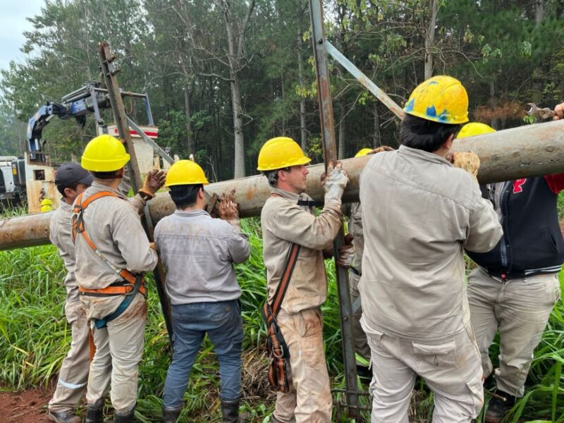 Energía de Misiones mejora la infraestructura a la línea "San Ignacio - Garita" 2 4 - energia de misiones 1 - 3