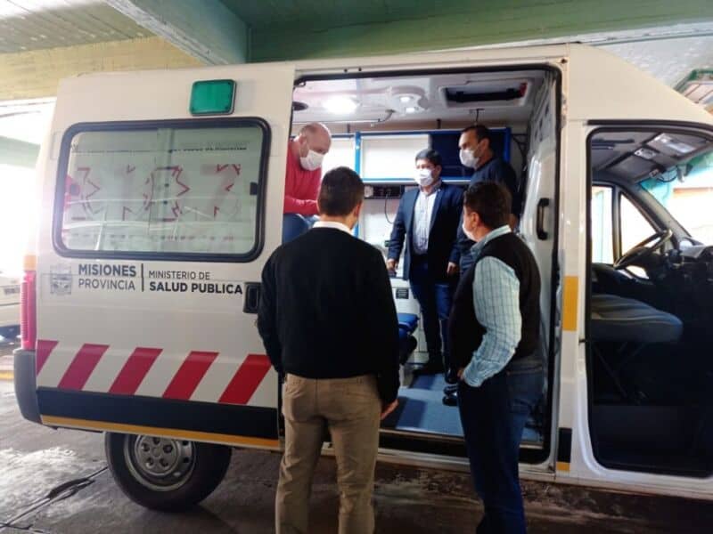 Entregaron nueva ambulancia al Hospital de Panambí