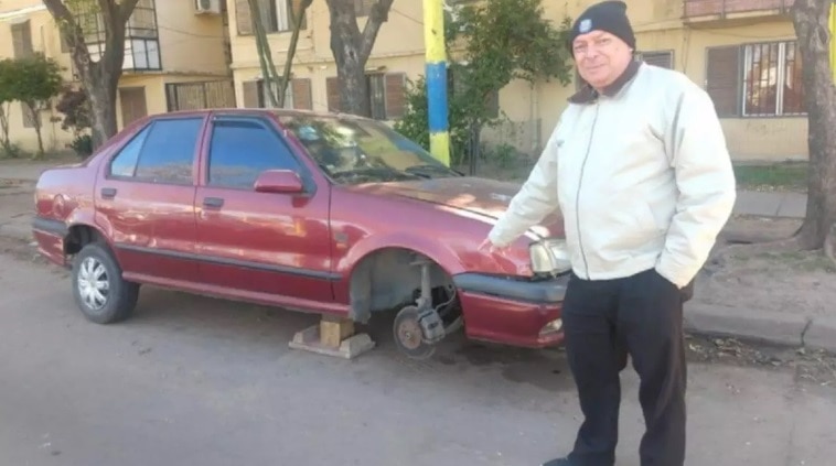 Inseguridad: en Rosario vecinos encadenan autos a árboles y les sacan las ruedas para evitar robos