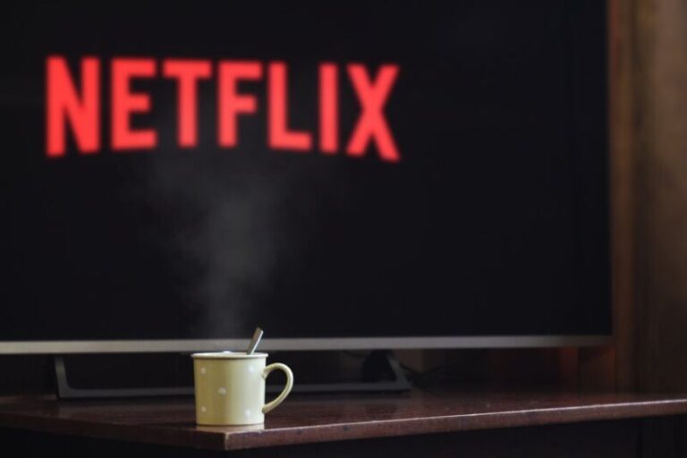 Netflix pierde un millón de usuarios en España por el cobro del uso de cuentas compartidas