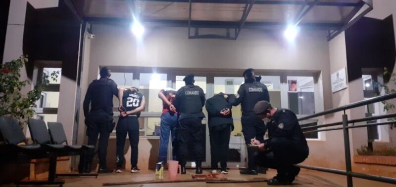 Terminaron presos por intentar ingresar a una propiedad privada y agredir a policías