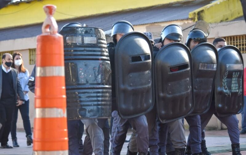 Penitenciarios realizaron un simulacro de incendio y evacuación en la Correccional de Menores 6 12 - simulacro penitenciaria 4 - 11