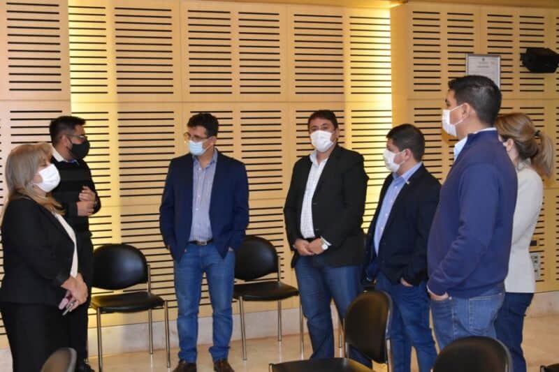 Funcionario del Gobierno nacional conoció y recorrió la Legislatura misionera 8 16 - visita de funcionario 11 - 15