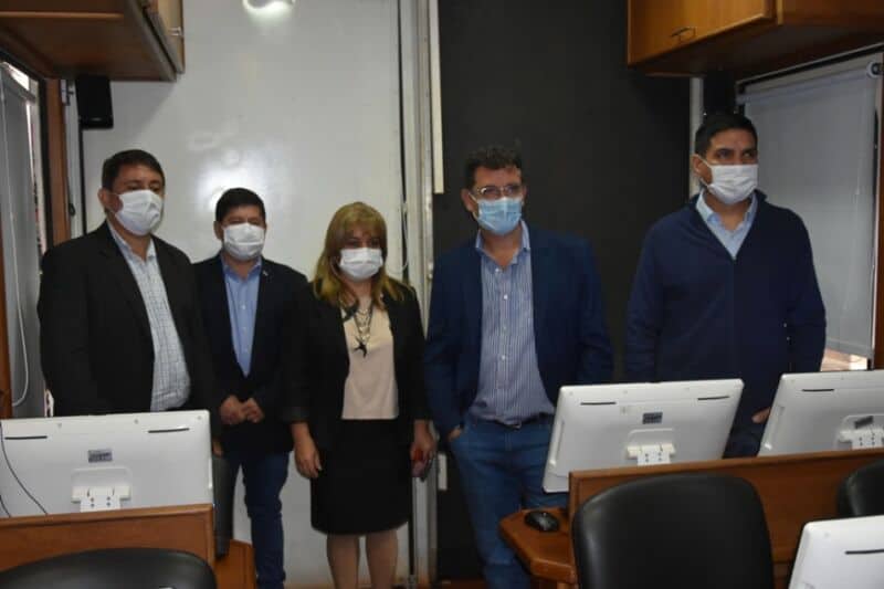 Funcionario del Gobierno nacional conoció y recorrió la Legislatura misionera 6 12 - visita de funcionario 4 - 11