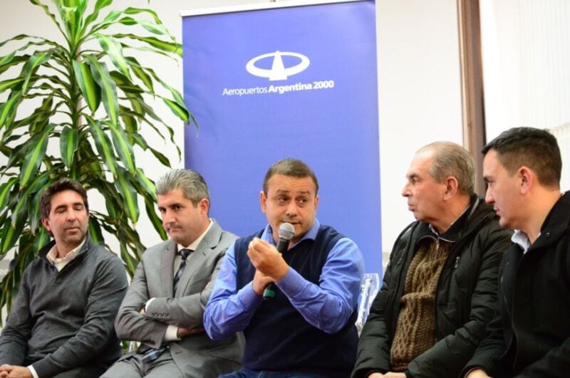 Herrera Ahuad supervisó el inicio de las obras en el aeropuerto de Posadas 1 2 - 1 AEROPUERTO DE POSADAS - 1